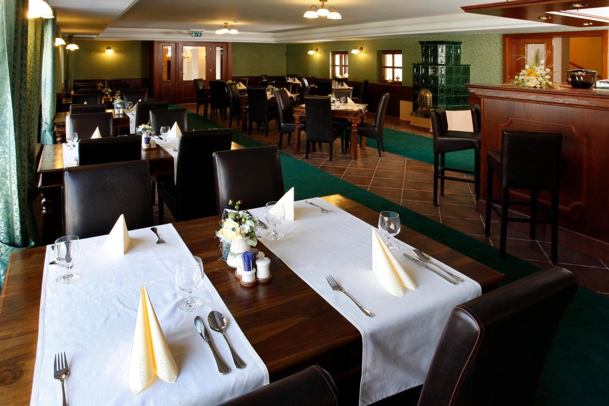 Hotel Majolika Modra Ngoại thất bức ảnh