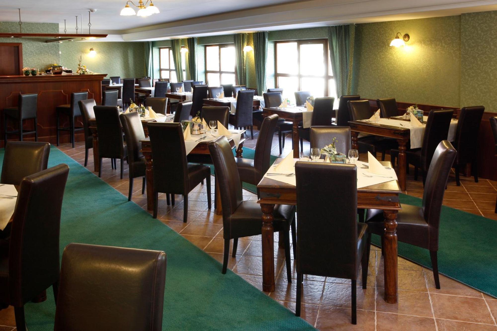 Hotel Majolika Modra Ngoại thất bức ảnh