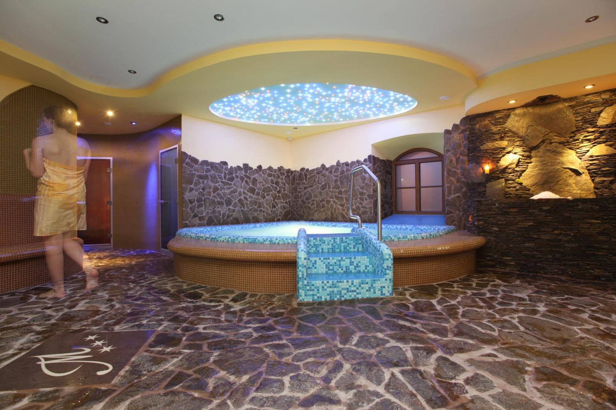 Hotel Majolika Modra Ngoại thất bức ảnh
