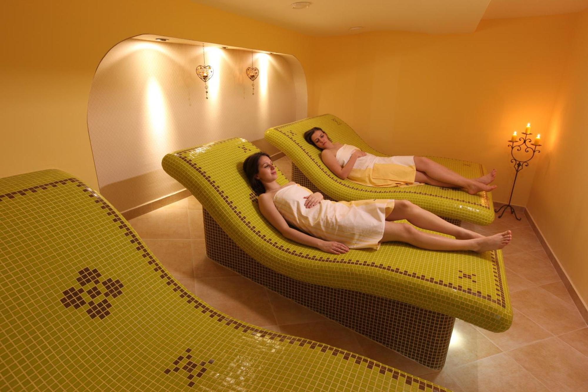 Hotel Majolika Modra Ngoại thất bức ảnh