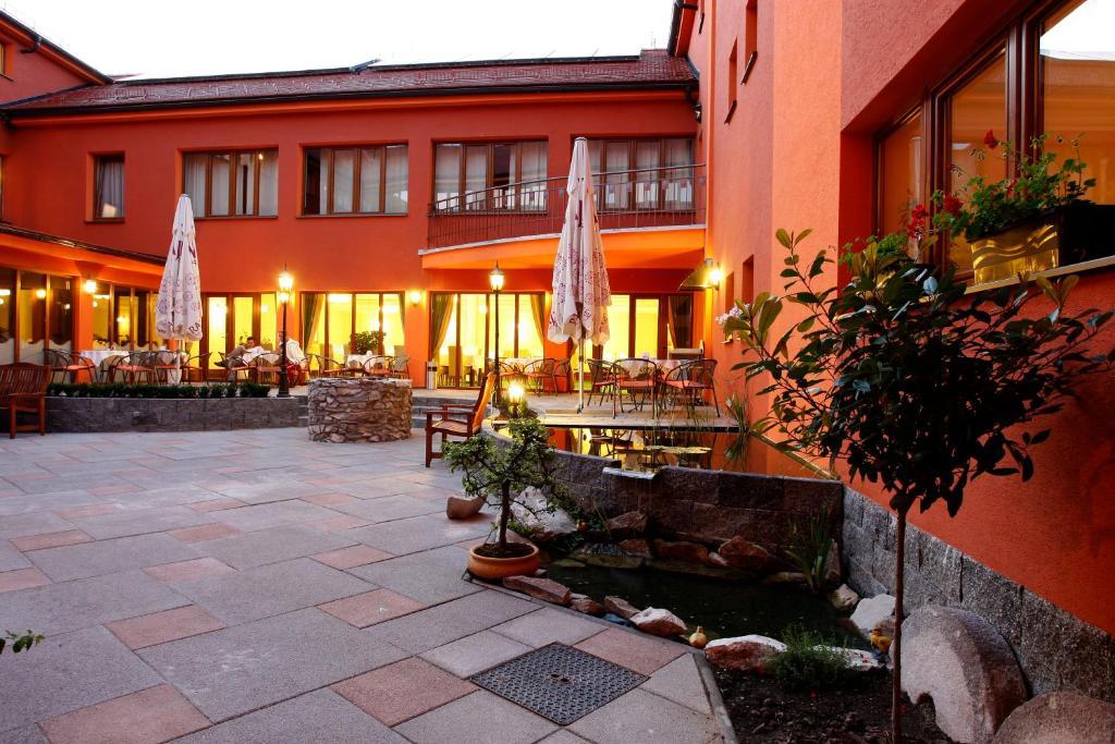 Hotel Majolika Modra Ngoại thất bức ảnh