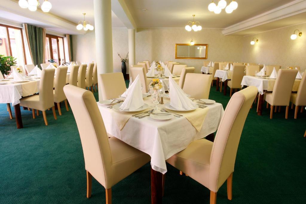 Hotel Majolika Modra Ngoại thất bức ảnh