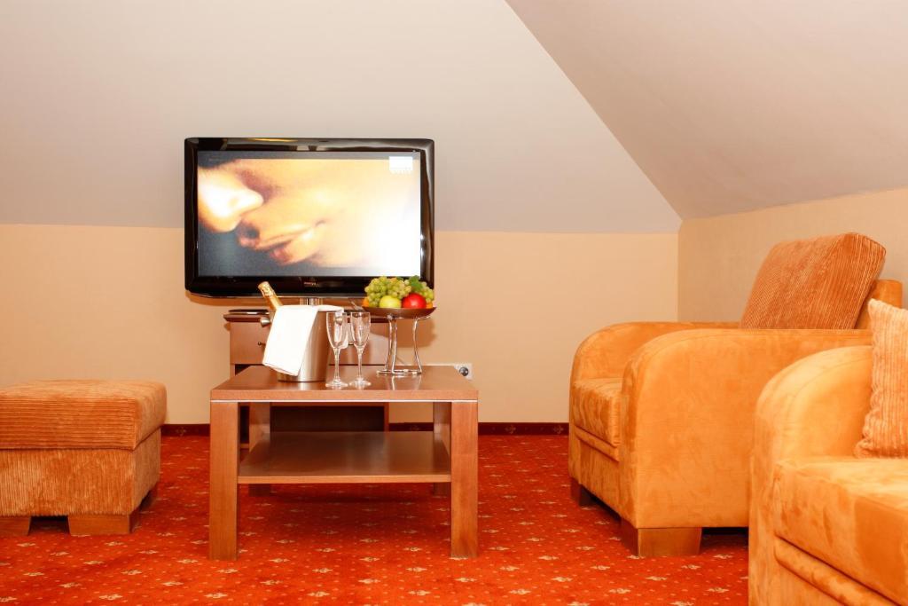 Hotel Majolika Modra Ngoại thất bức ảnh