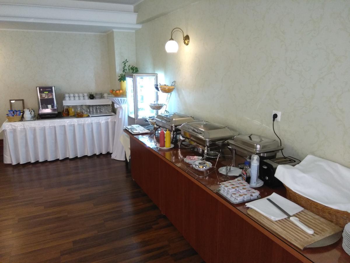 Hotel Majolika Modra Ngoại thất bức ảnh