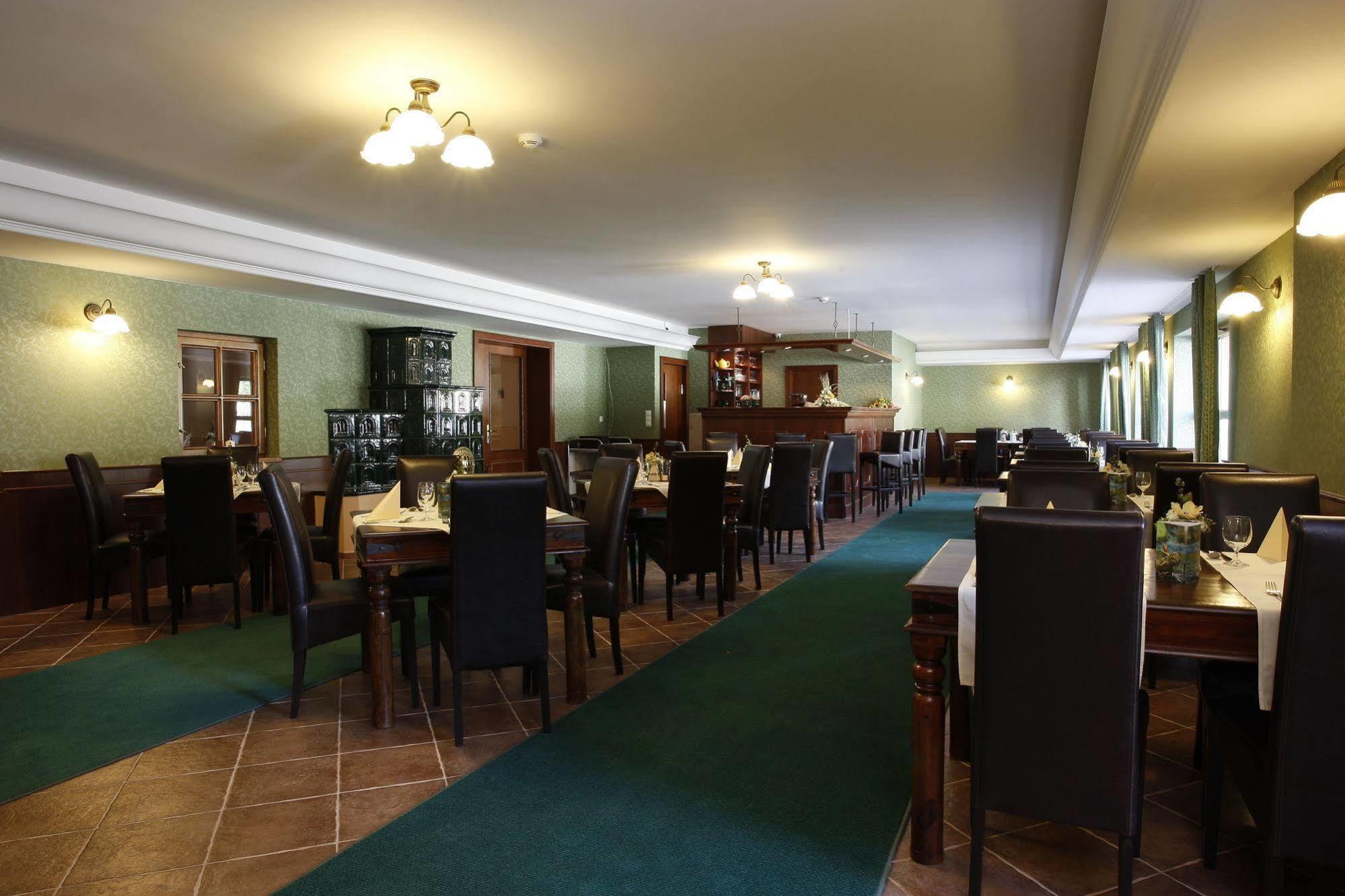 Hotel Majolika Modra Ngoại thất bức ảnh