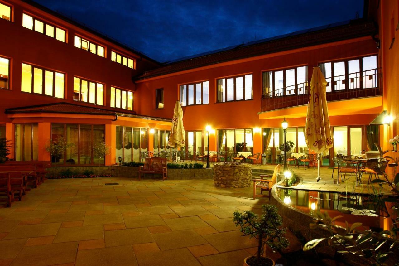 Hotel Majolika Modra Ngoại thất bức ảnh