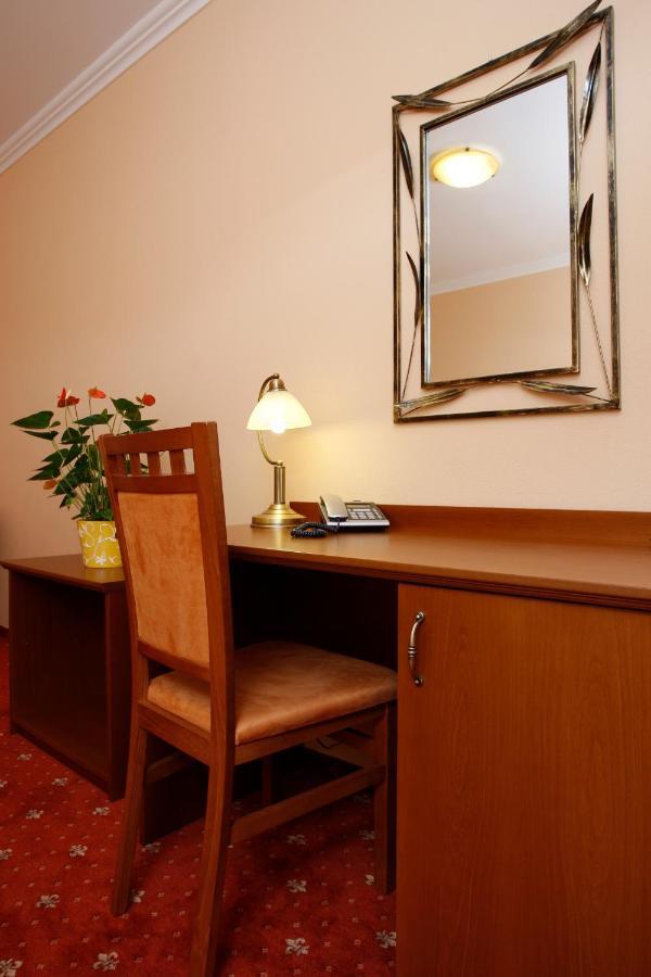Hotel Majolika Modra Ngoại thất bức ảnh
